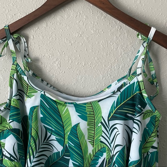 SHEIN Green Leaf Flounce Ruffle Bikini Top Size M - Picture 2 of 10